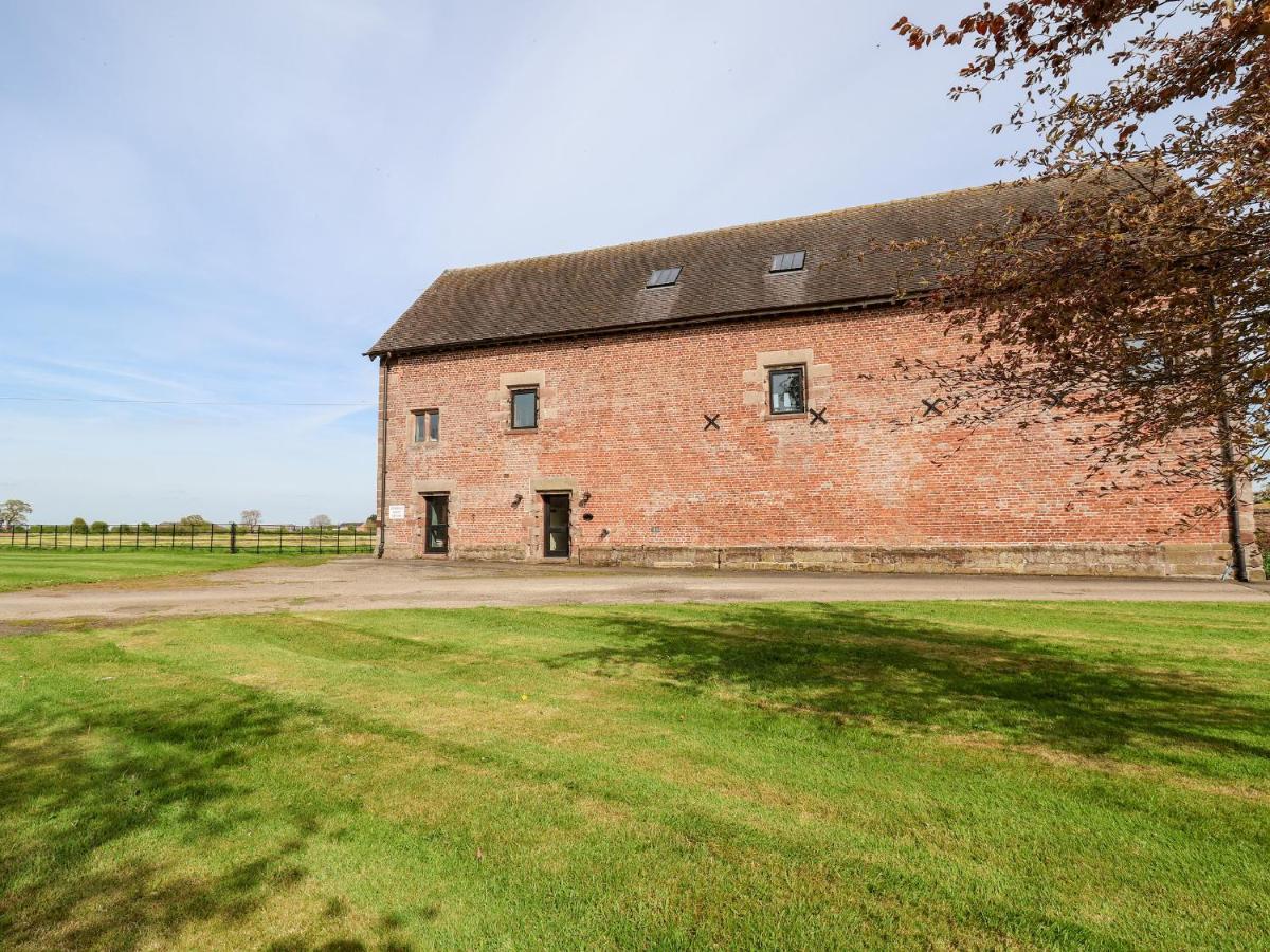 Cromwells Manor Villa Nantwich Exterior photo