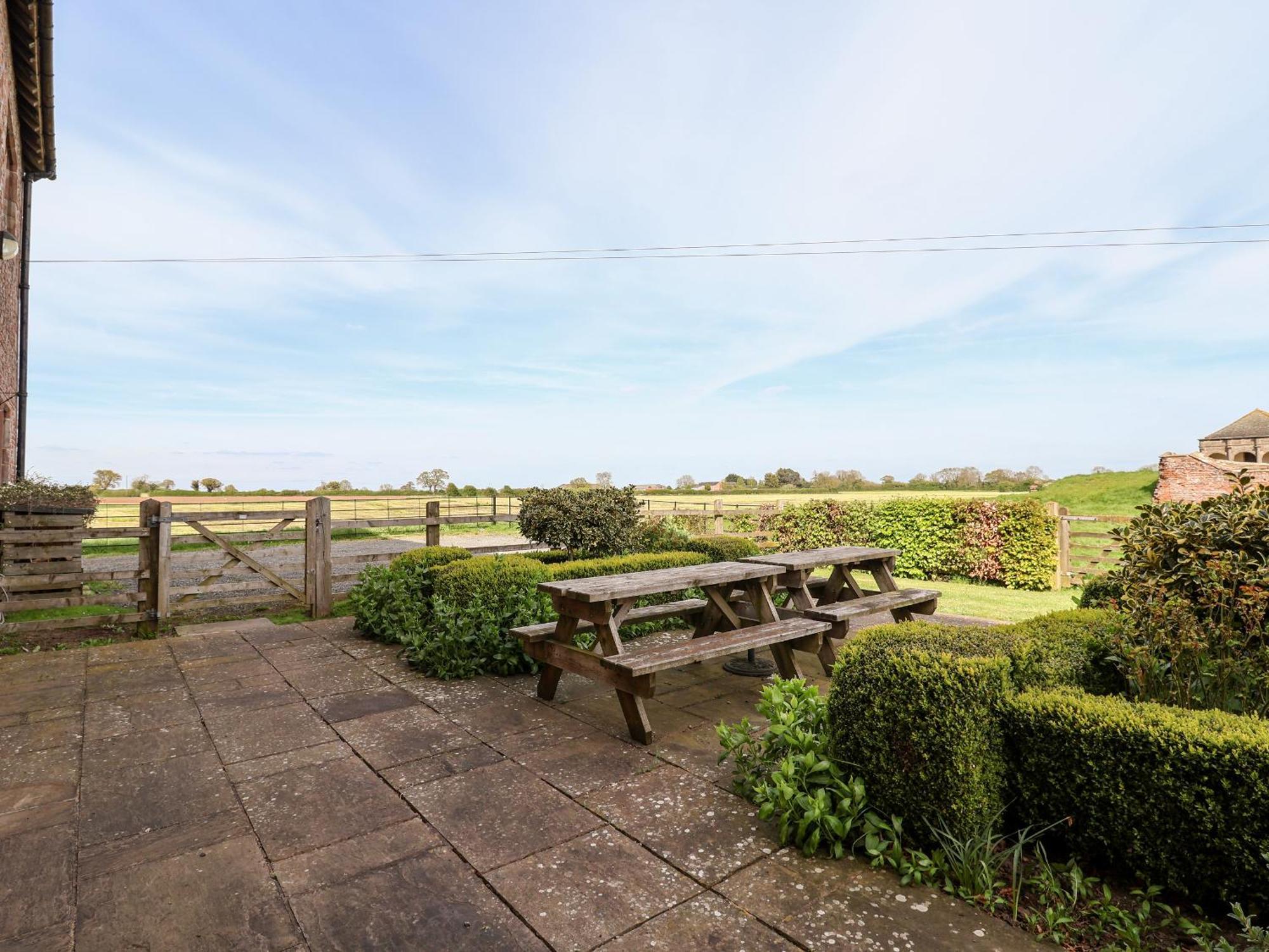 Cromwells Manor Villa Nantwich Exterior photo